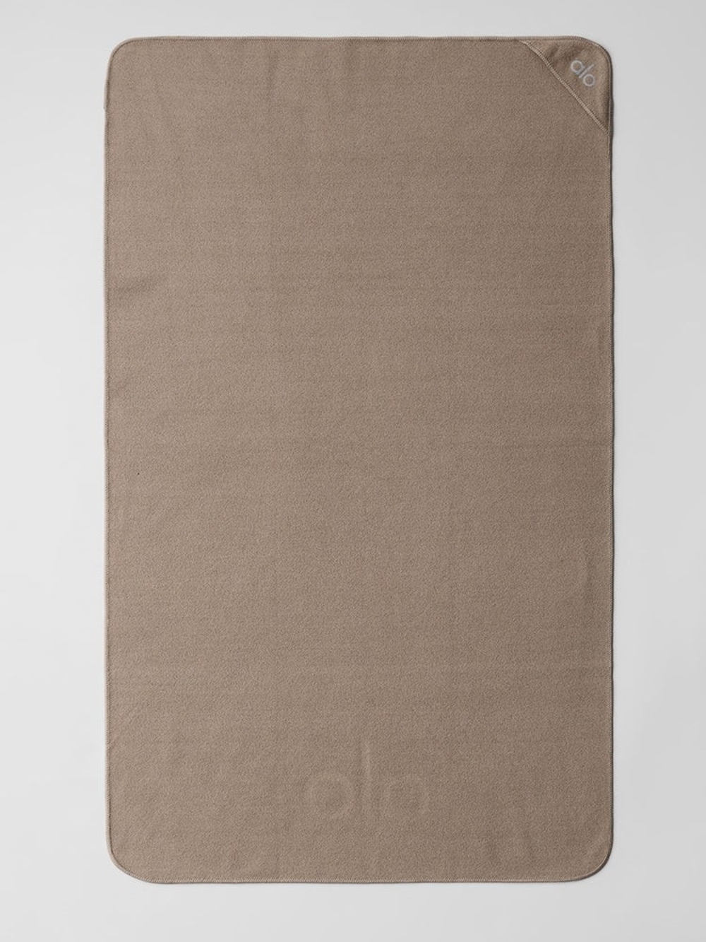 ALO Yoga No Sweat Hand Towel Pilates Light Grey Gray Mist Active - Picture 3 of 5